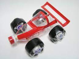 ペットボトルの車工作 ゴム動力で動く ボディは勿論スケルトン ペットボトル おもちゃ 手作り おもちゃ 車 電車 おもちゃ