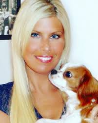 What's in my Bookish {Beauty} Bag? ~ Jennifer O'Regan |