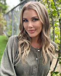 Melissa Castner's Instagram, Twitter & Facebook