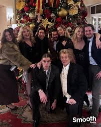 This recently shared photo of Rod Stewart with his family at Christmas is  too sweet 🥰💜 (📷: rubystewart)