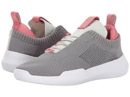 With its progressive look and standout style this is the perfect sneaker for any fashion forward guy. K Swiss Gen K Icon Knit Cloud Burst Desert Rose Modesens