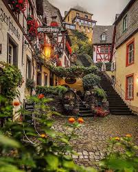 ˈʁaɪ̯nlant ˈp͡falt͡s ( listen)) is a western state of germany. Beilstein Rheinland Pfalz Architecture Design Facebook