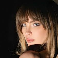 Belinda tiene una 'gemela': Isabela Chávez, la imitadora de la ex de  Christian Nodal