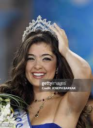 824 Miss Lebanon Photos & High Res Pictures