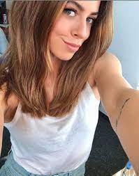 Das gelingt euch am leichtesten mit einem lockenstab. Vanessa Mai In Tranen Aufgelost Sie Hat Ein Graues Haar Promiflash De