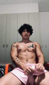 Hot tatted asian hunk kiss biceps and jerk off cum - ThisVid.com