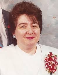 Elizabeth Teske's Instagram, Twitter & Facebook