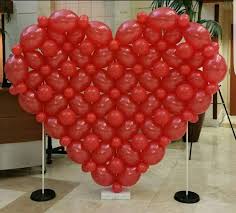 Amazing Welcome Heart Design Made Using Red Balloons Valentines Balloons Decorations Valentines Day Decorations Diy Balloon Decorations