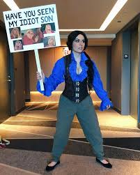 This Girl Cosplays Unexpected Things And Here Are 36 Hilarious Pics Funny Cosplay Cosplaystyle Old Lady Costume