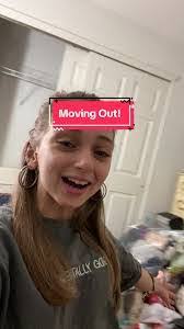 Shauna Weaver's Instagram, Twitter & Facebook