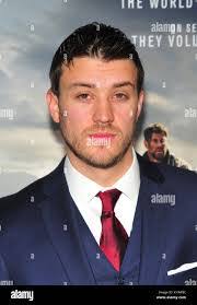 Kenneth Bratton's Instagram, Twitter & Facebook