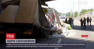 На русановке пешеходный переход перегородили забором (видео). Novosti Kieva Prospekt Pobedy Skovala Masshtabnaya Avariya S Furoj Video Eksklyuziv Tsn Tsn Ua