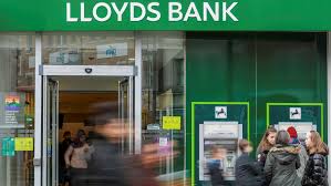 +44 20 7626 1500 head office hours. Hedge Funds Slug It Out Over Lloyds Bank Financial Times