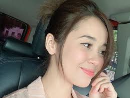 I am sorry tau, tapi gambar dalam bilik itu bukan, rambut pun tak sama. Emma Maembong Buka Tudung Archives Tehpanas
