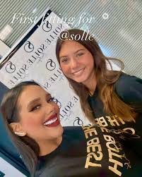 Hanna Meyers's Instagram, Twitter & Facebook