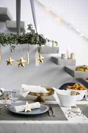 41 Magical Christmas Table Setting Ideas Holiday Table Settings Festive Dining Table Christmas Table Settings