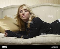 Kaley cuoco hi-res stock photography and images - Alamy