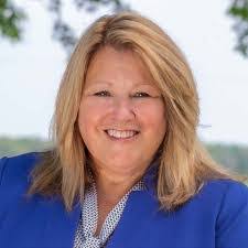 Darcy Fuller's Instagram, Twitter & Facebook