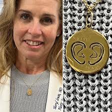 Spoiled much? Wow 🤩 A huge thank you to my patient, Alexandru. I loooove  it so much! Incredibly thoughtful!