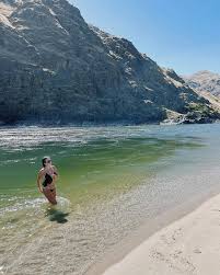 SISTER OF THE WEEK🫧🫧 Tilla Segrave AC '23 “Tilla is amazing, funny, and  kind! She is always there when you need her and constantly makes my days  brighter. She is a joy