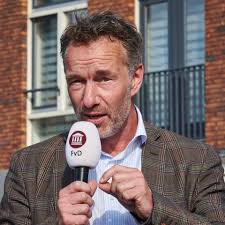 Het gaat om de nummers twee, drie en vier op de 'in de afgelopen tijd is er binnen de fractie van fvd een verschil van inzicht ontstaan over de manier. Wybren Van Haga Home Facebook