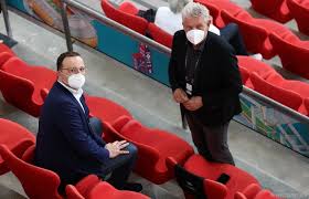 Trikots und fanartikel der nationalmannschaft. Munchens Ob Reiter Mehr Masken Kontrollen Im Stadion Em 2021