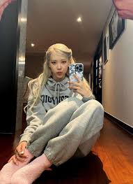 How much do you know about blackpink's rosé? Listen To Blackpink S Rose Read You A Bedtime Story Dazed