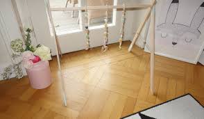 Ein spielbogen holz ist aber deutlich härter als weiches plastik. So Bastelt Ihr Einen Bezaubernden Diy Spielbogen Paidis World Das Familienmagazin