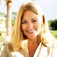 Kimberley Kline's Instagram, Twitter & Facebook