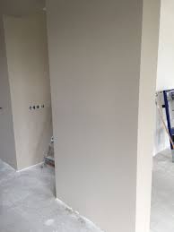 verf is van paintingthepast met de kleur calico maisonmanon thuisdecoratie muur kleuren huisstijlkleuren