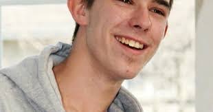 Robin Mentzer's Instagram, Twitter & Facebook