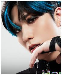 Poll: Who owned the 'highlights/streaks' hair look?