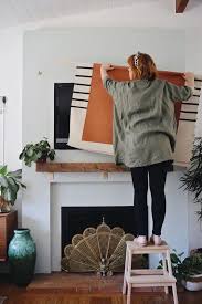 Idees Cacher Tv 9 Une Hirondelle Dans Les Tiroirs En 2020 Deco Maison Interieur Meuble Bas Rangement Idees De Meubles