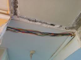 Maybe you would like to learn more about one of these? Cacher Les Fils Electrique Dans Le Plafond Et Mur 16 Messages