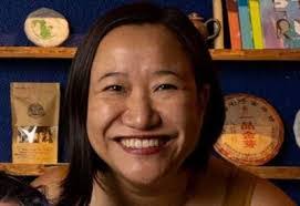 Lisa Batey's Instagram, Twitter & Facebook