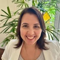 Paula Dubois's Instagram, Twitter & Facebook