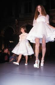 We did not find results for: Kate Moss Beruhmteste Hochzeitskleider Auf Abseits Des Laufstegs Vogue Germany