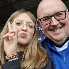 Salut à tous, essai du Piranja en 1.2, conclusion : la mousse c est pas  pour moi! Il a 2h et est en rouge si ca intéresse qqun...