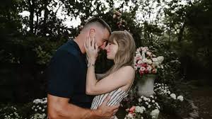 Kansas City enthusiast Taylor Swift engaged to Travis Kelce | KCUR - Kansas  City news and NPR