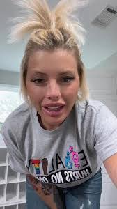 Heather Peavy's Instagram, Twitter & Facebook