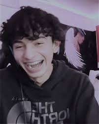 SERGIO|| READ CAPTION GIO 🤍even if im having a hard time at home, or...