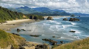 Oregon Bucket List 27 Cool Attractions And Places To Visit Photojeepers Cannon Beach Oregon Oregon Beaches Seaside Oregon