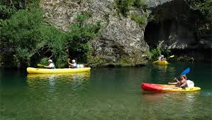 Avec les canoës aigue vive vous avez le temps de vous arrêter pour vous baigner, pour pique niquer, plonger ou vous reposer. Quelle Descente En Canoe Choisir Canoe Dans Les Gorges Du Tarn