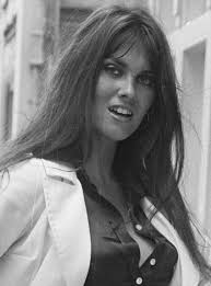Caroline Munro — Wikipédia