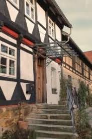 Vordach Und Gelander Fur Ein Stattliches Fachwerkhaus Vordach Fachwerkhauser Dach