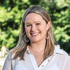 Isabelle Walker's Instagram, Twitter & Facebook