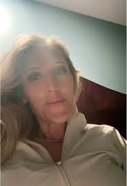 Amanda Pullman's Instagram, Twitter & Facebook