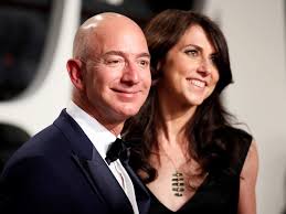 mackenzie scott: Jeff Bezos becomes world's first-ever $200-bn man, ex-wife  MacKenzie Scott makes it to the richest women's list - The Economic Times