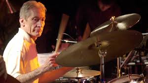 Pero lo que más llamó la atención fue la aparición de los rolling stones y charlie watts. Kcb0hls8vti Um