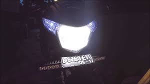 Jenis lampu ini tergolong boros karena setiap beroperasi menghasilkan daya sebesar 55 watt minimal. Kebaikan Kekurangan Mentol Lampu Halogen Rumah Hacks 2021